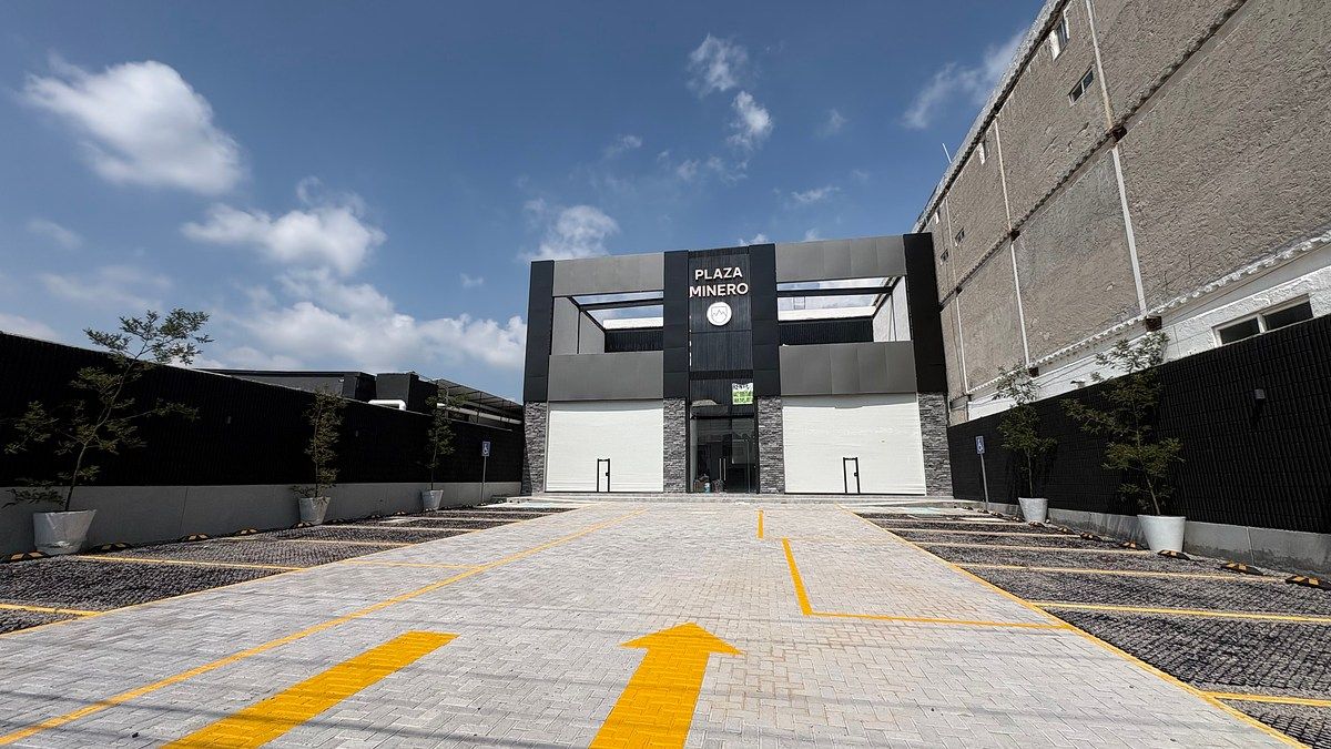 Large Local for Rent in Juriquilla, photo 1 of 11