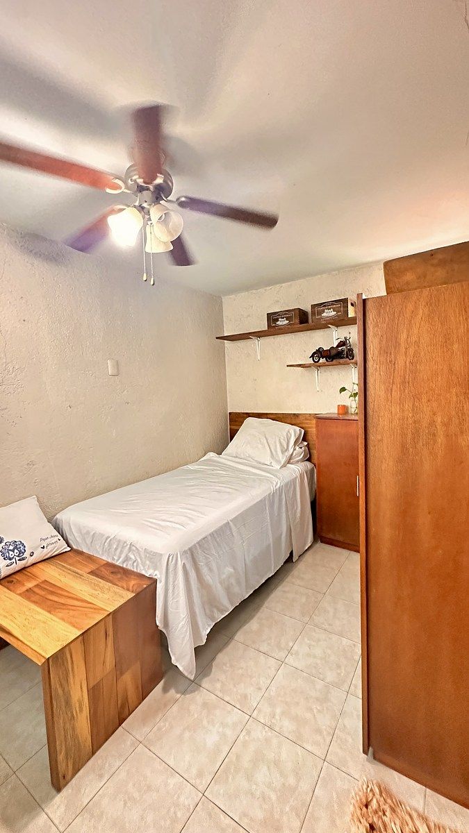 38 de 42: Espacio para cama individual