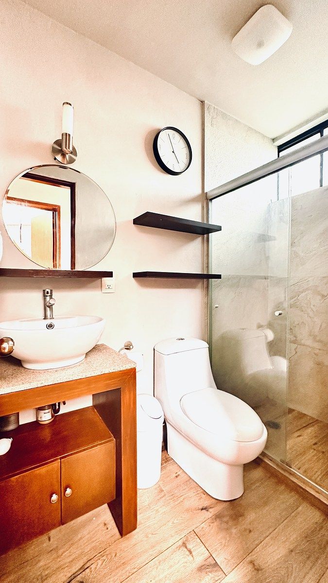 20 de 42: Baño 2 entrada x el pasillo