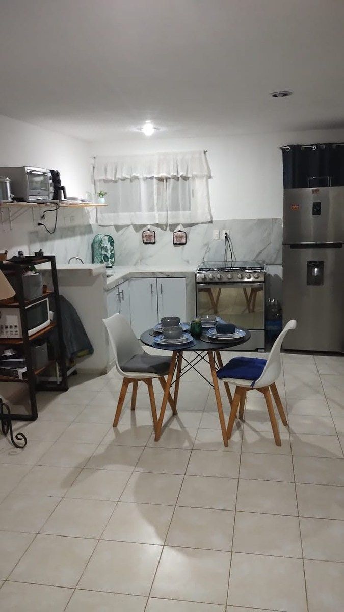 CASA EN ESQUINA EN CAUCEL - foto 3