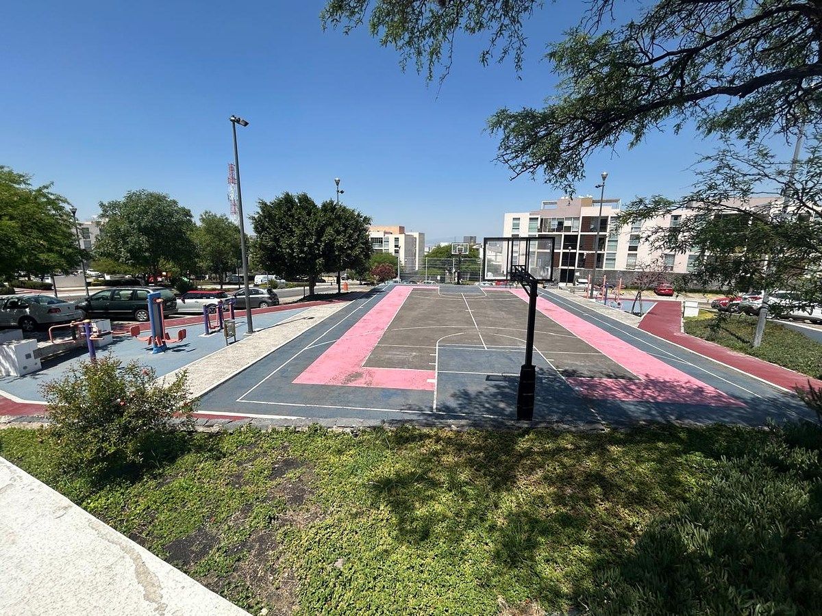 9 de 27: CANCHA DE BASKETBALL