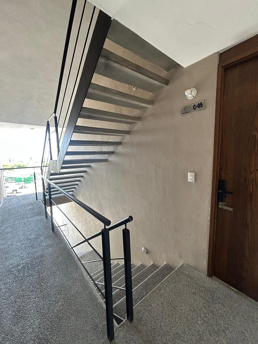 5 de 27: ESCALERAS
