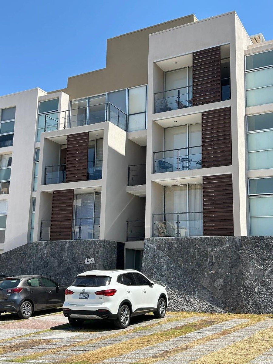 1 de 27: FACHADA PRINCIPAL