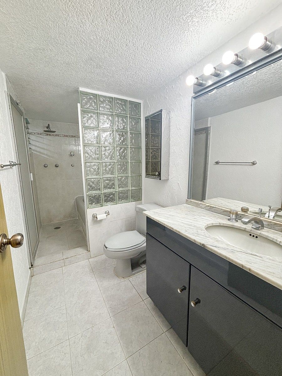 8 de 20: baño secundario y de visitas