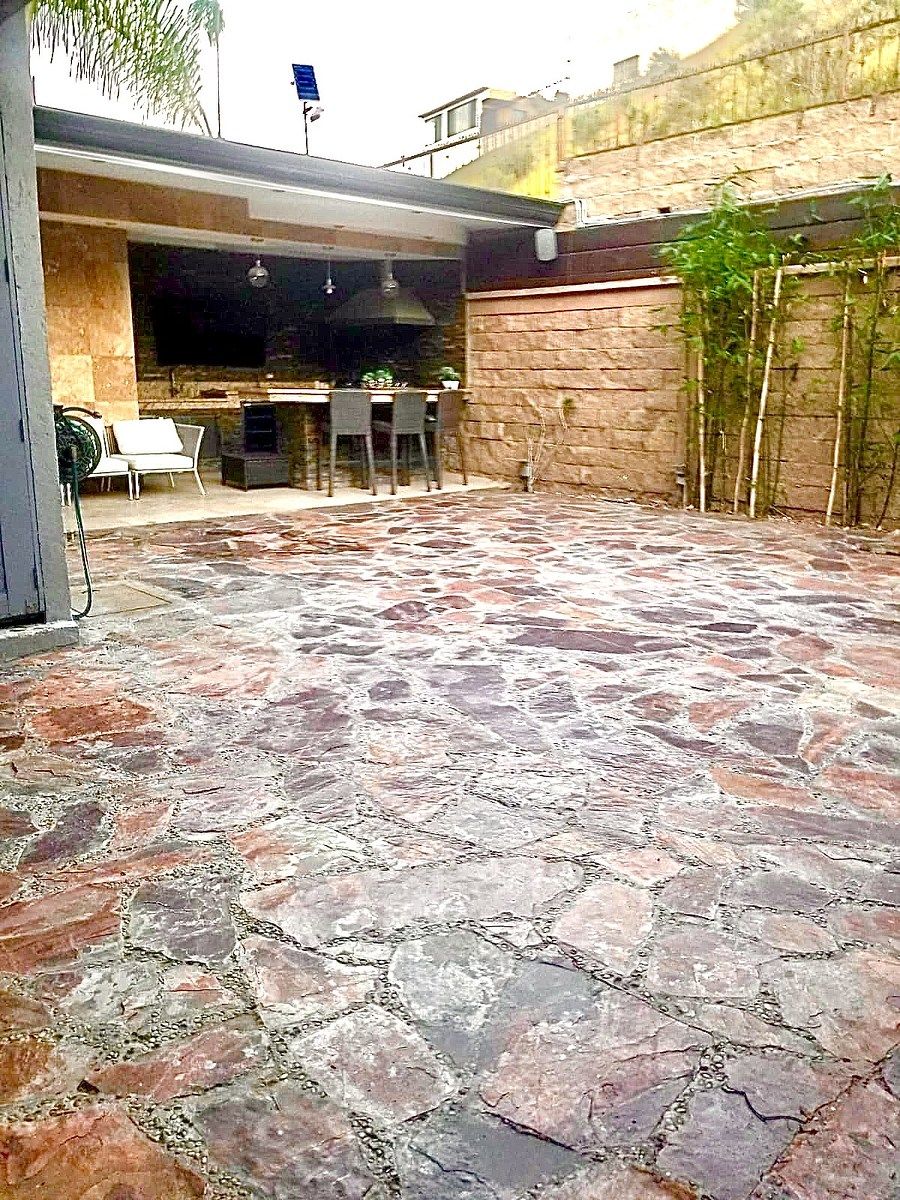 8 of 10: Precioso jardín , amplio con barra