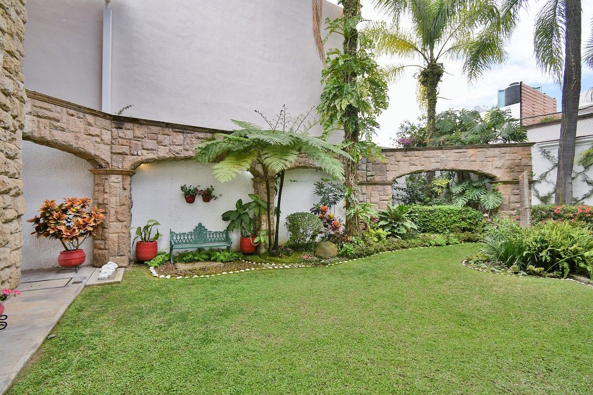 Casa Alameda en venta en Royal Country, Zona Andares - foto 5