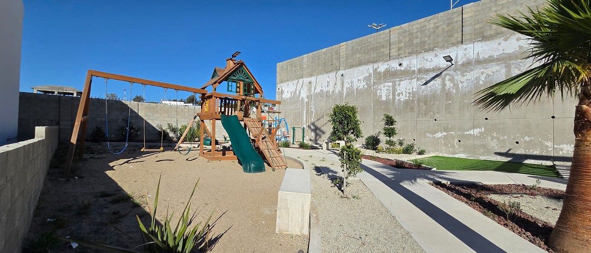 33 of 33: área de juegos