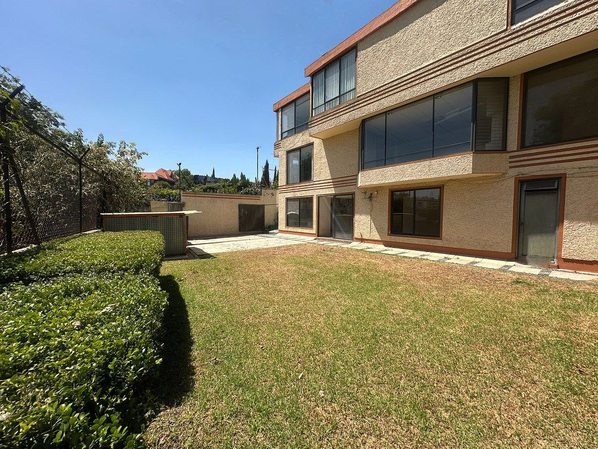 1 of 24: Casa en Venta en Bosques de las Lomas Rayo Vende ®