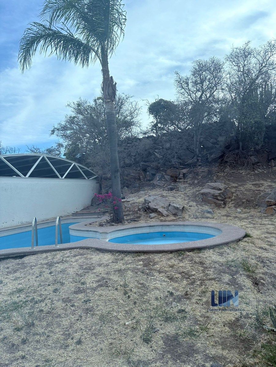 16 de 19: alberca (area comun)