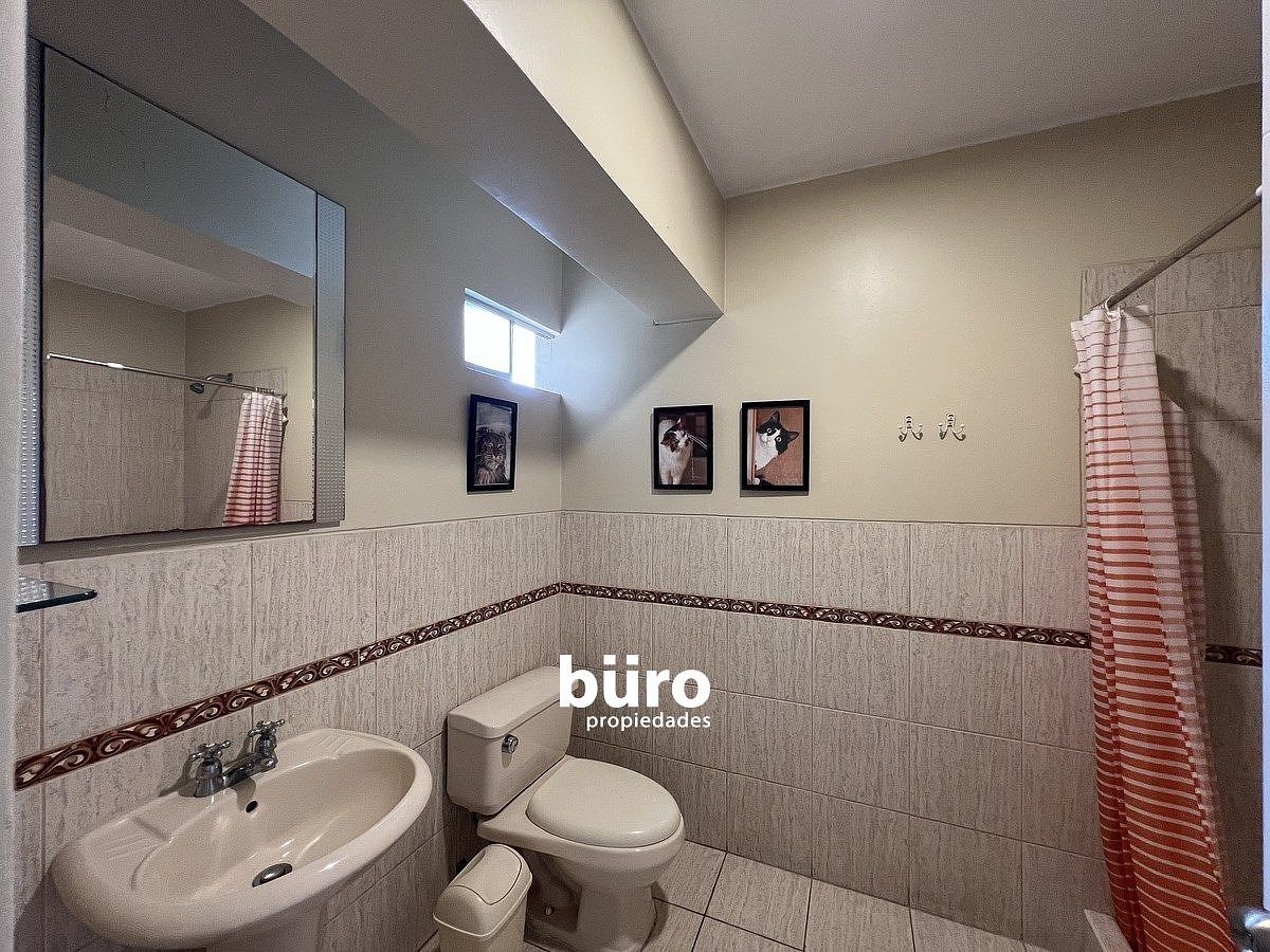 11 de 15: Baño segundario