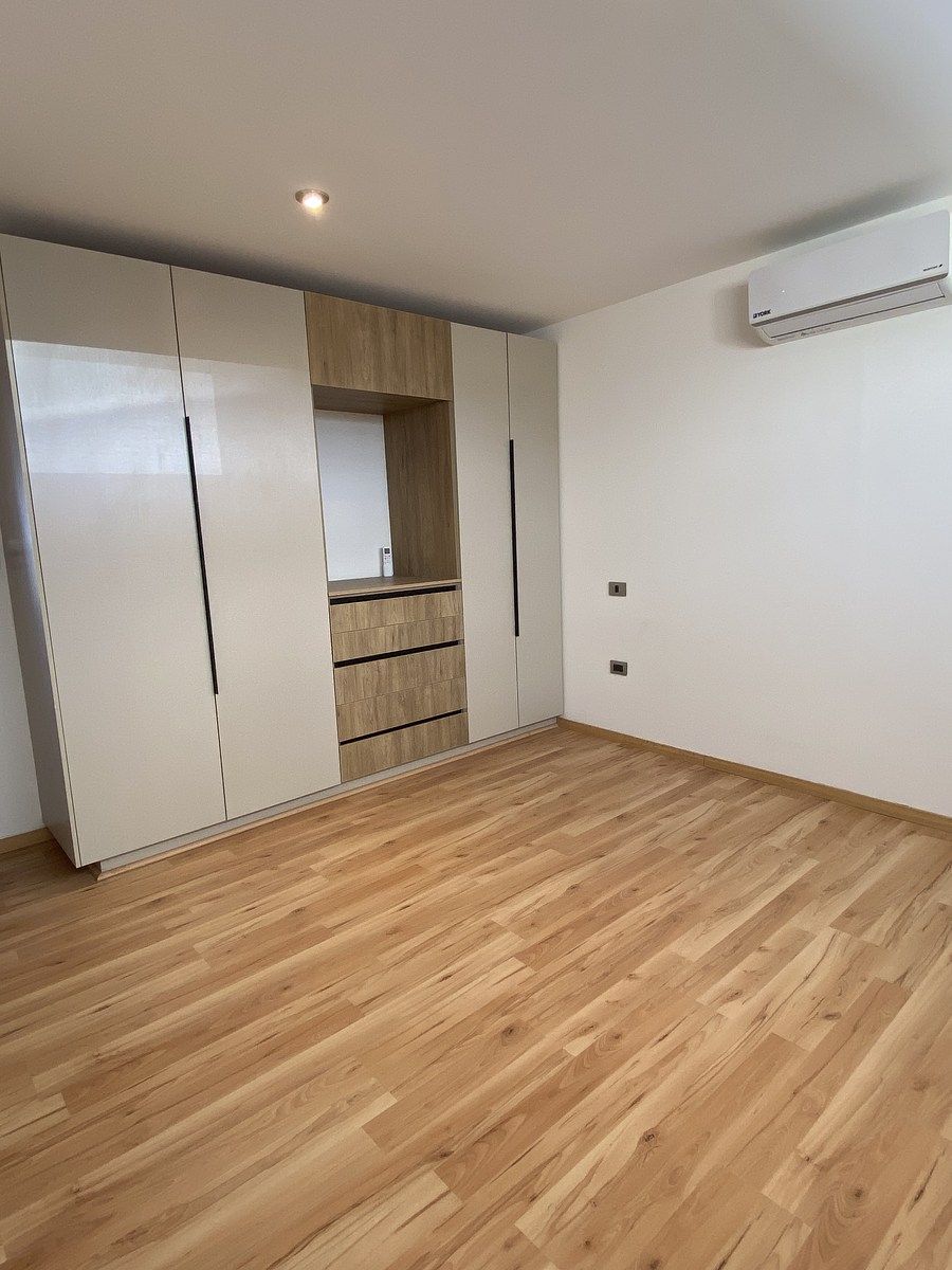 10 of 26: closets de piso a techo