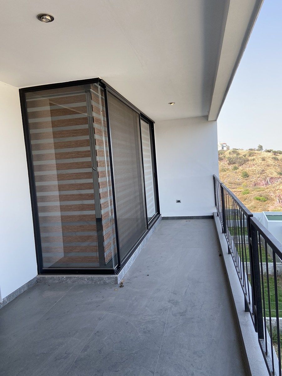 14 of 26: Terraza con vista a La Cañada