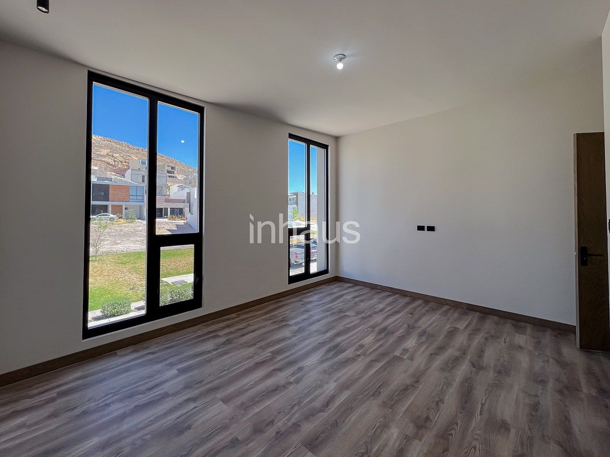 10 de 24: HABITACION PRINCIPAL