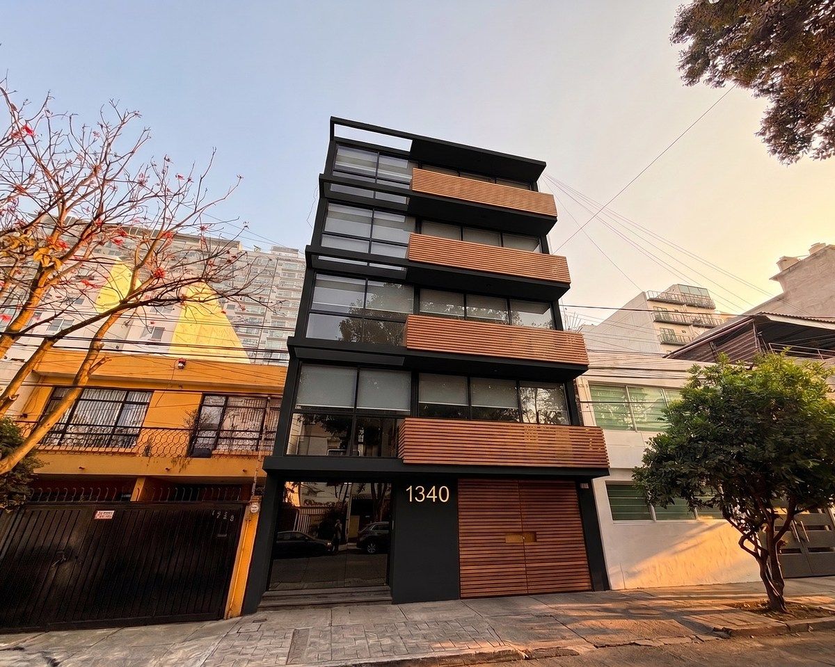 14 de 15: Edificio con Alto Potencial de Inversión: