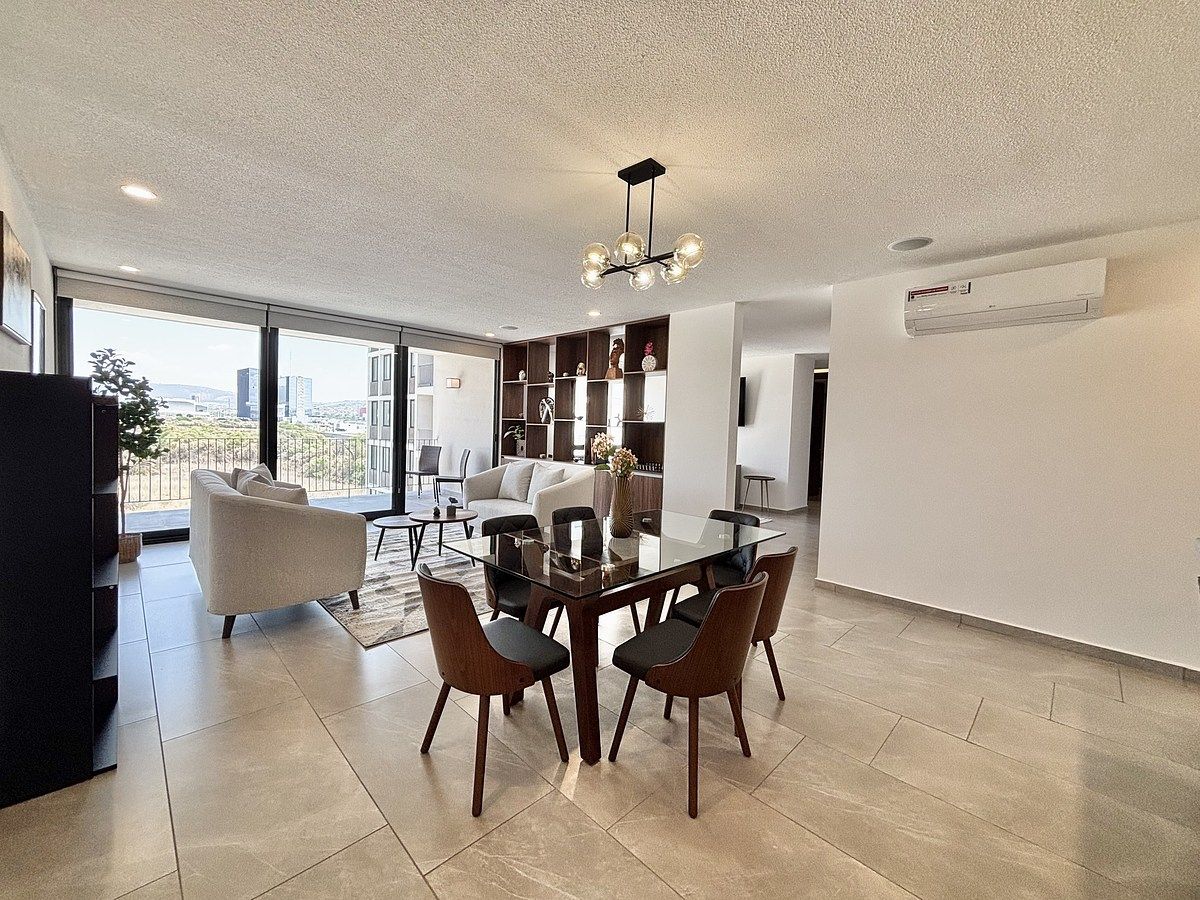 9 of 45: Espacios abiertos .