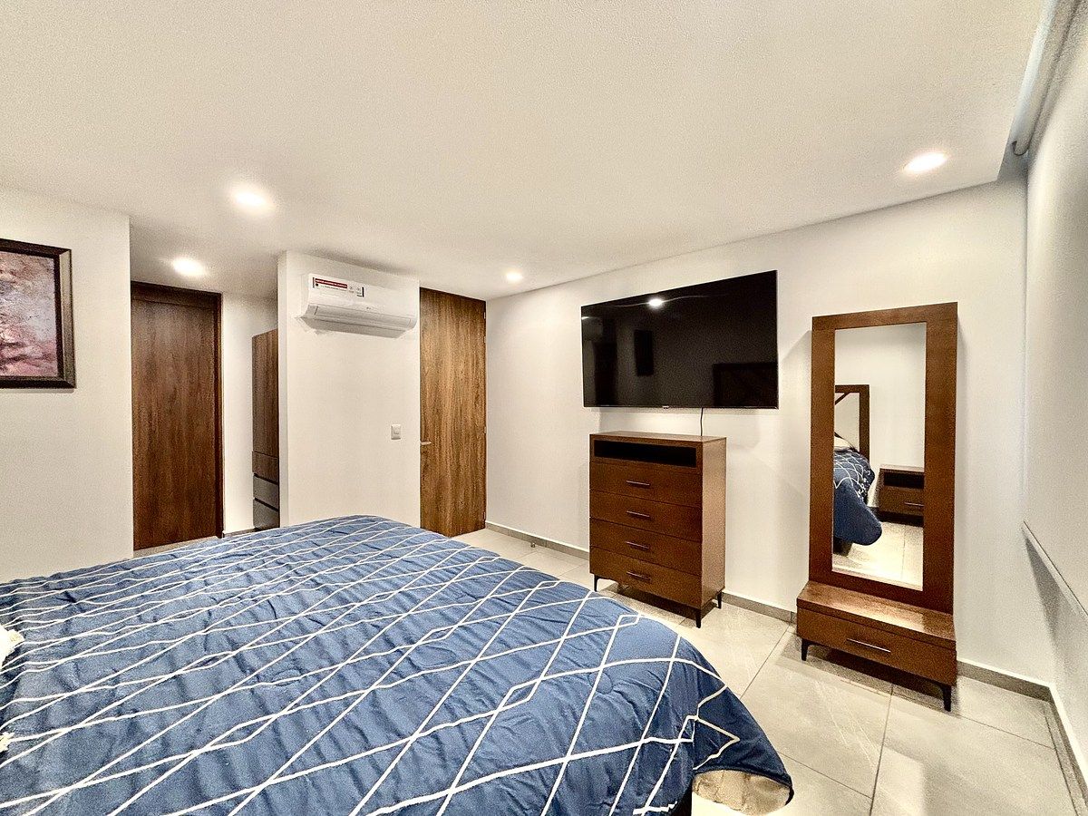 20 of 45: Pantalla de 65"