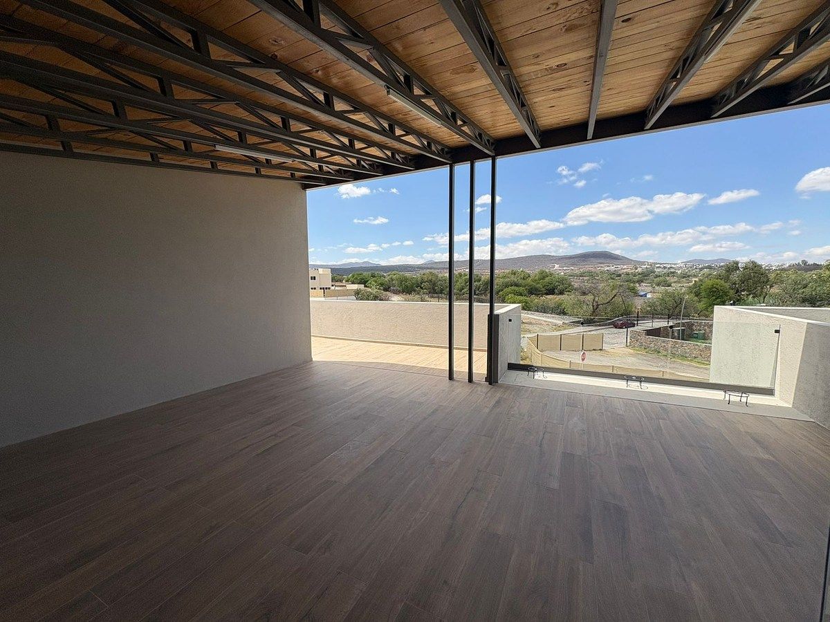 22 of 29: Roof Garden