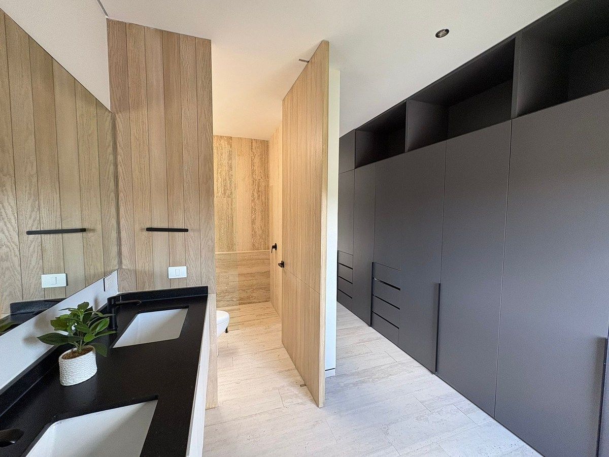 17 of 29: Baño Completo