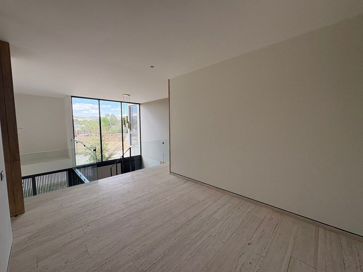 14 of 29: Family Room