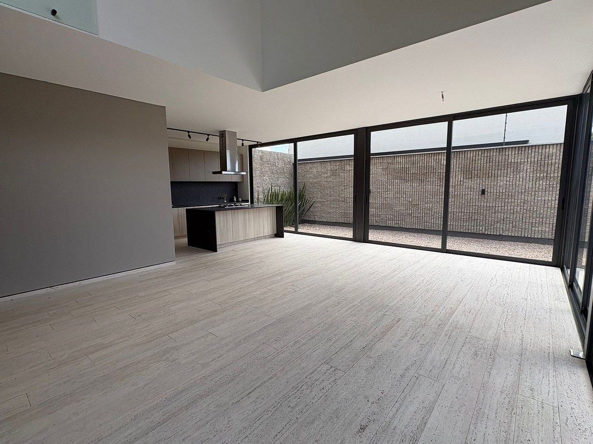 6 of 29: Sala Comedor