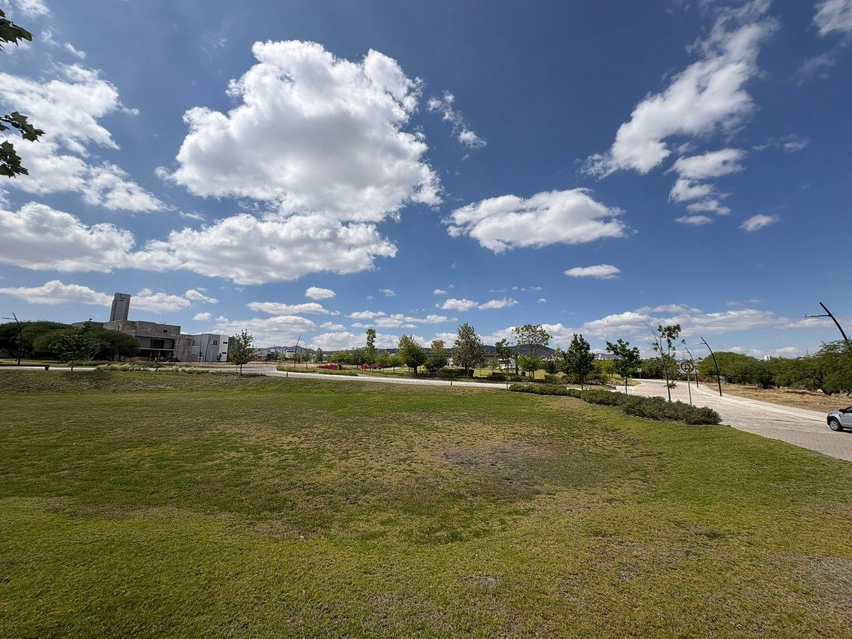 26 of 29: Áreas Verdes