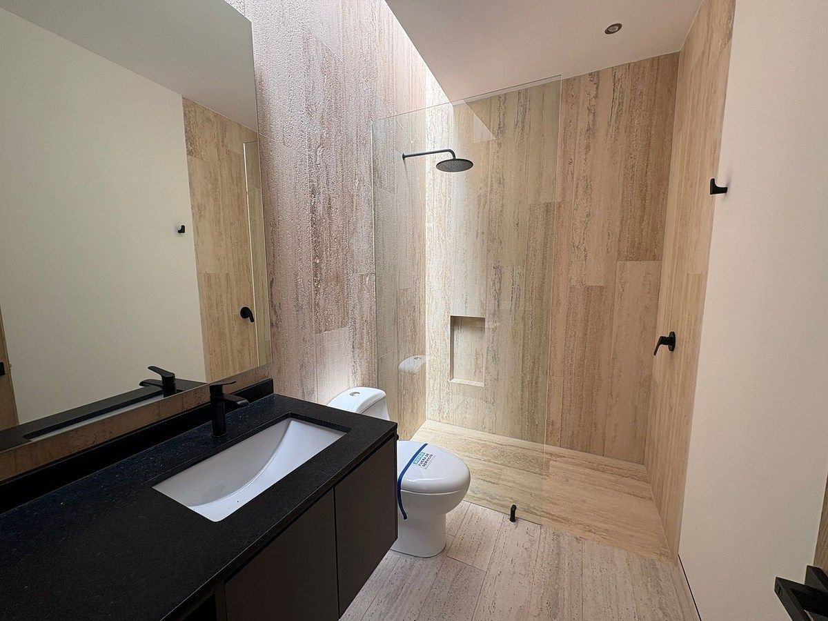 19 of 28: Baño Completo