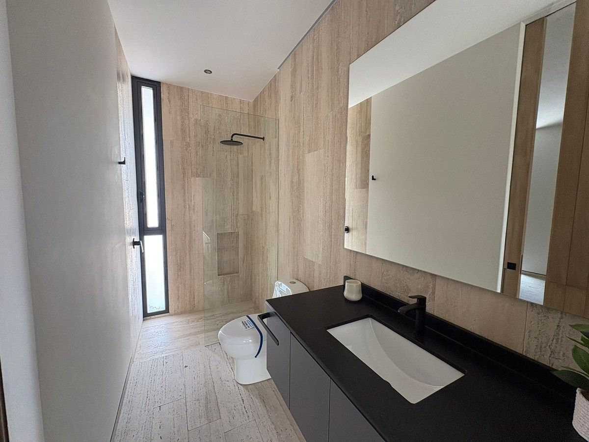 10 of 28: Baño Completo