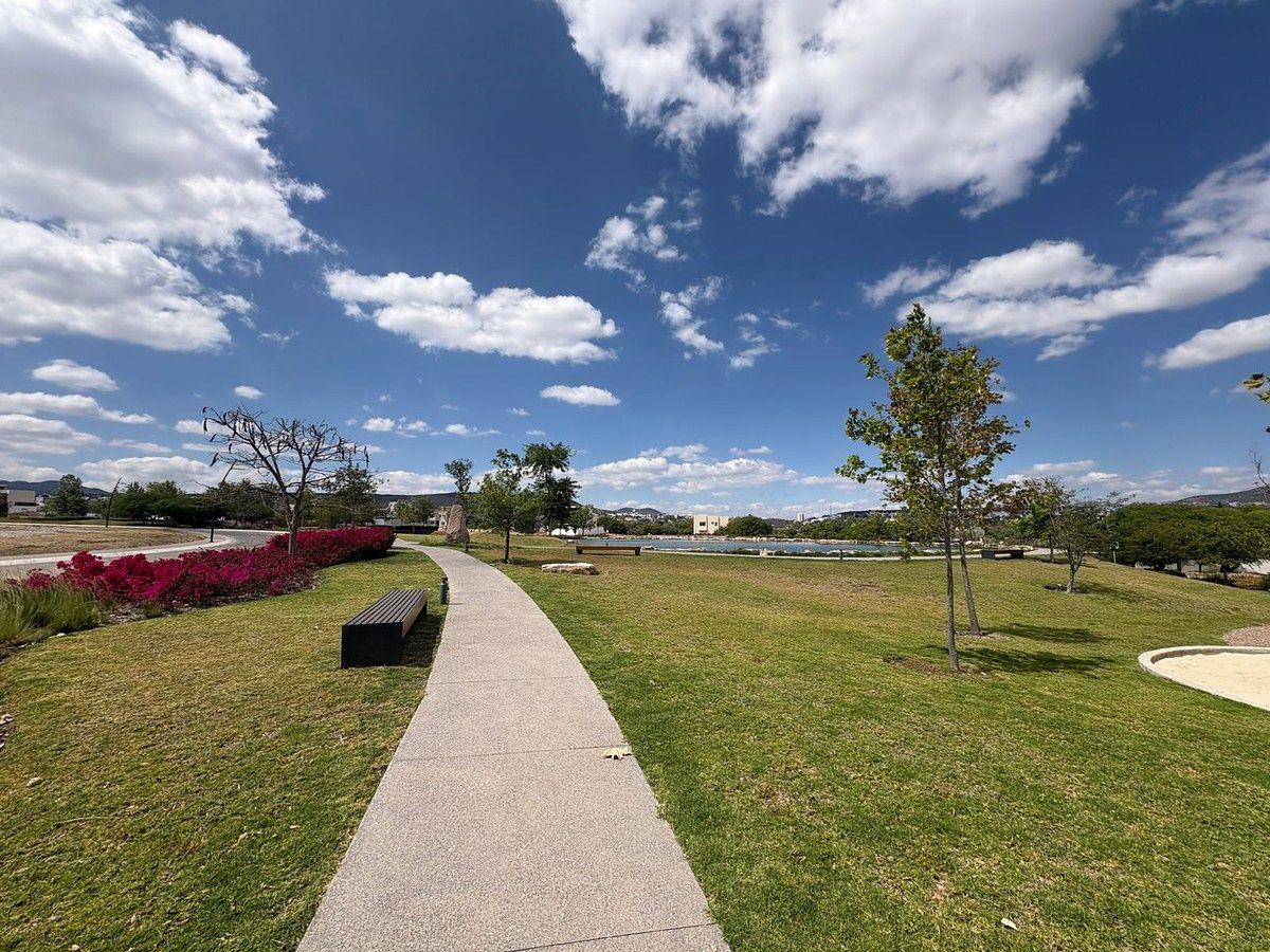 28 of 28: Sendero para Running