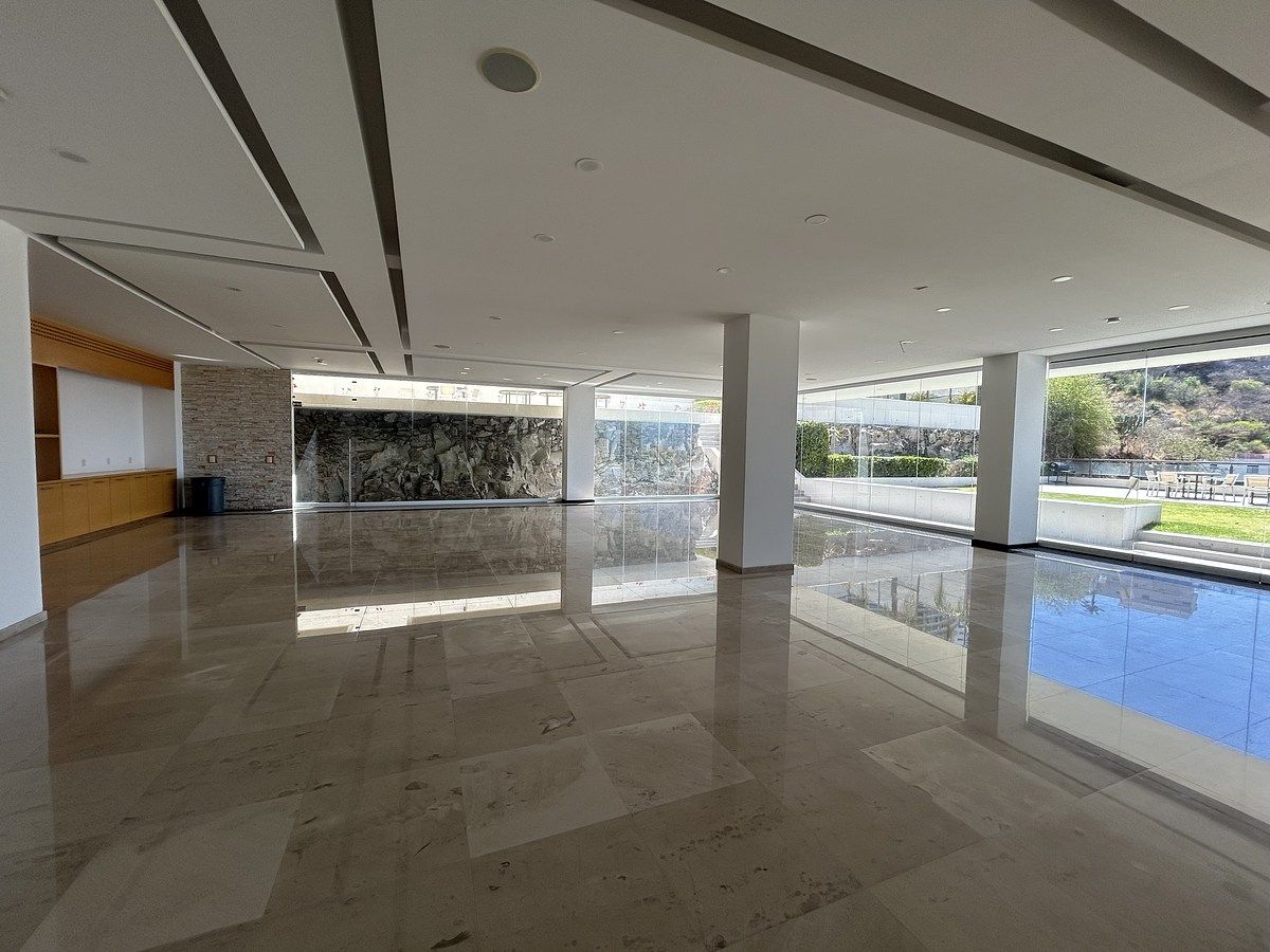 30 of 30: Salón de usos múltiples