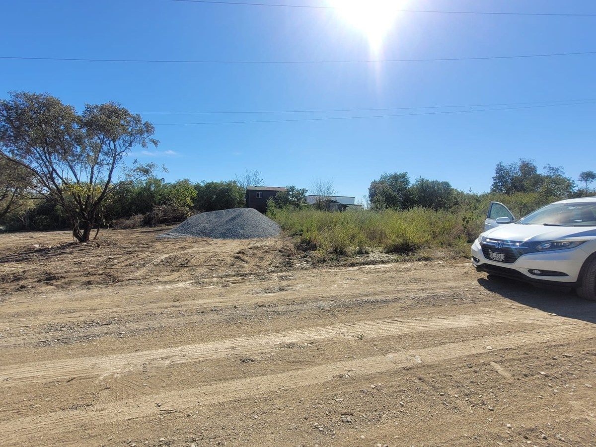 31 of 32: VECINO ESQUINA  AVE PPAL