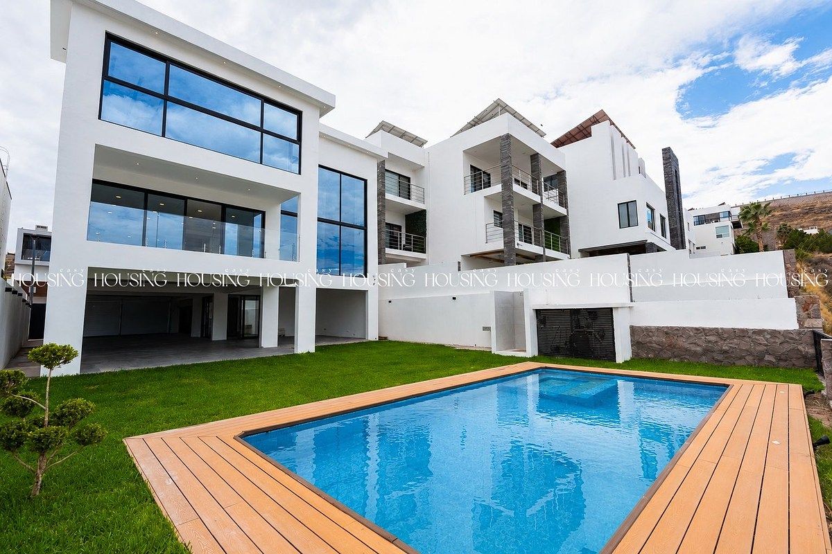 RESIDENCIA DE 3 NIVELES EN VENTA CON ALBERCA Y 4 RECÁMARAS, UNA RECÁMARA EN PB, foto 1 de 47
