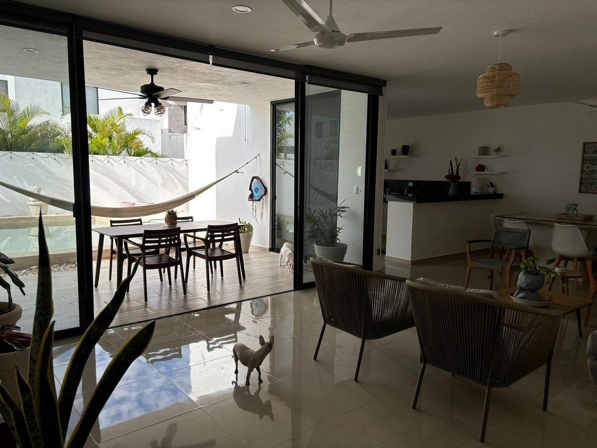 CASA CON PANELES SOLARES EN VENTA EN MERIDA, YUCATAN EN PRIVADA OLIVOS, CONKAL - foto 3