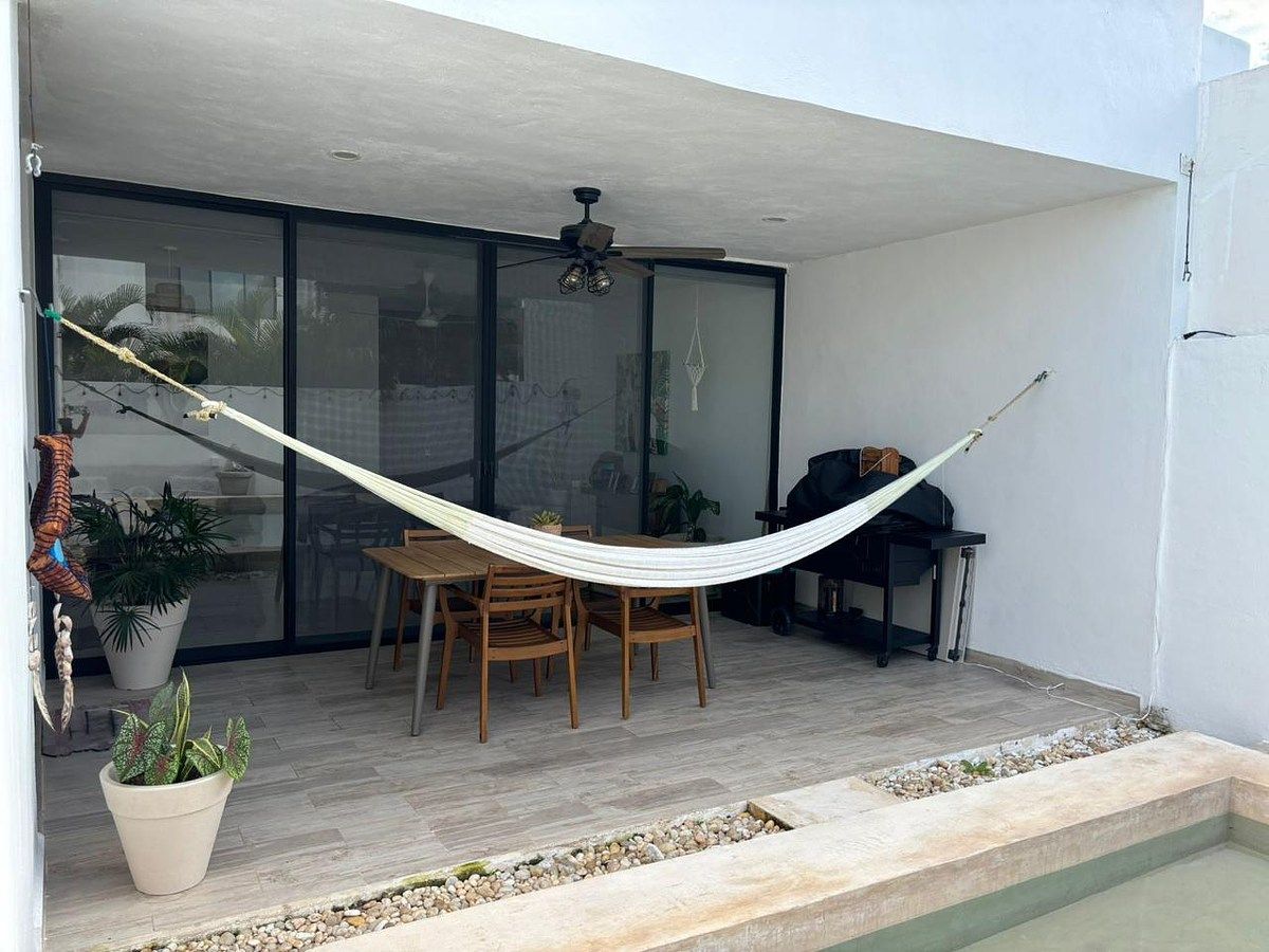 CASA CON PANELES SOLARES EN VENTA EN MERIDA, YUCATAN EN PRIVADA OLIVOS, CONKAL - foto 4