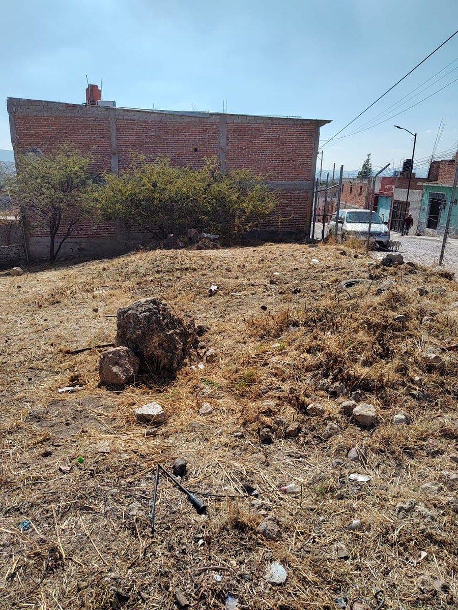 3 of 8: Con servicios en la zona listos para instalar.