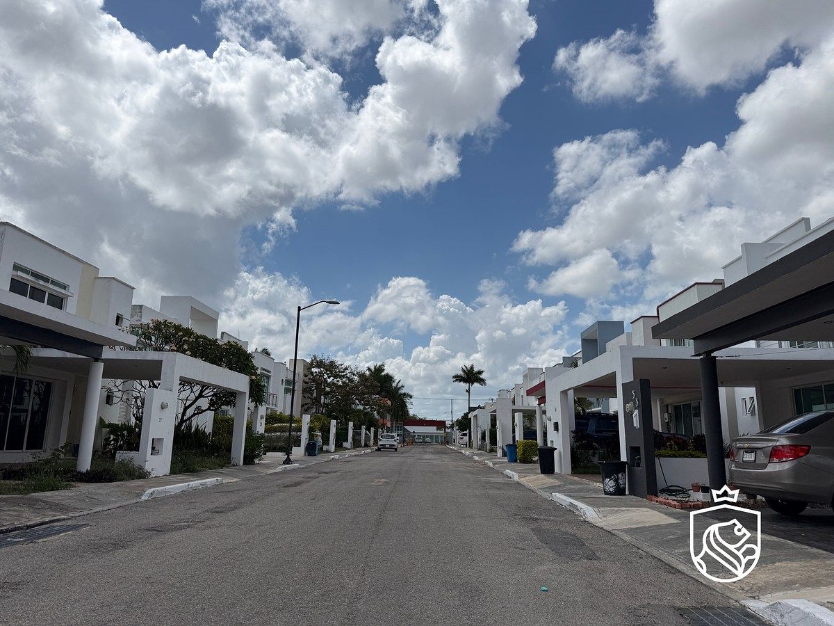 23 de 25: Acceso con control de acceso peatonal