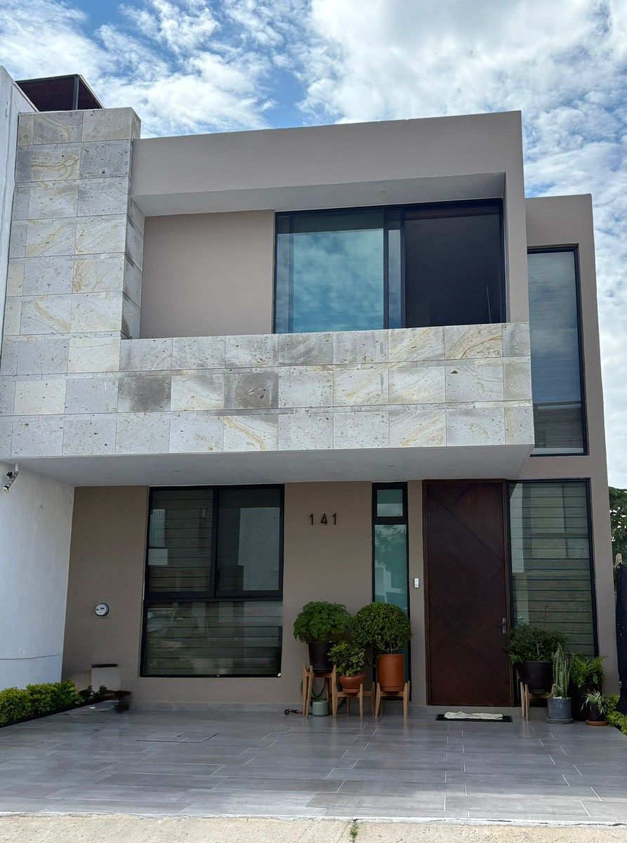Casa Nova em Punto Sur Este | 3 Quartos + Estúdio |, foto 1 de 15