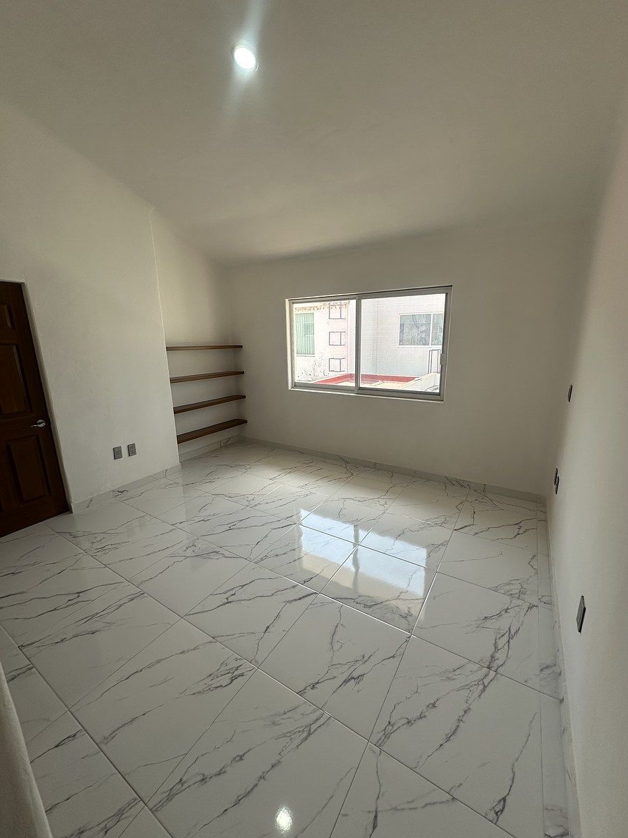 33 of 40: Recámara secundaria 2