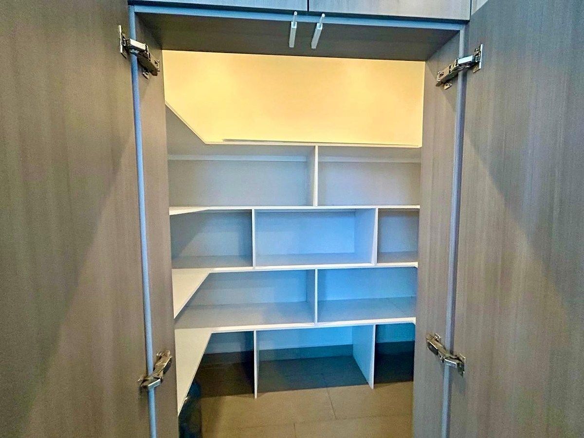 4 of 29: Amplia Alacena