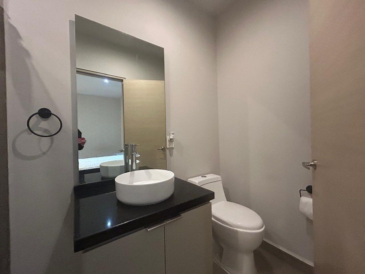 13 de 29: Recámara Secundaria 1 - Baño Completo