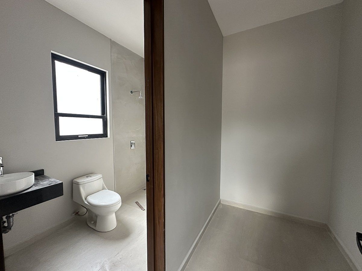 11 of 21: VESTIDOR RECÁMARA 2