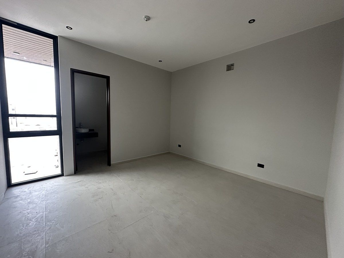 19 of 21: RECÁMARA PLANTA BAJA