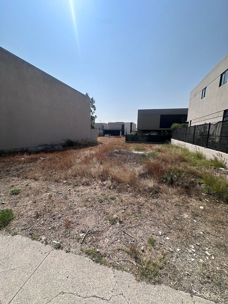Venta de terreno en Lomas del Campanario Norte Privada Santa Ines. 16 - foto 2
