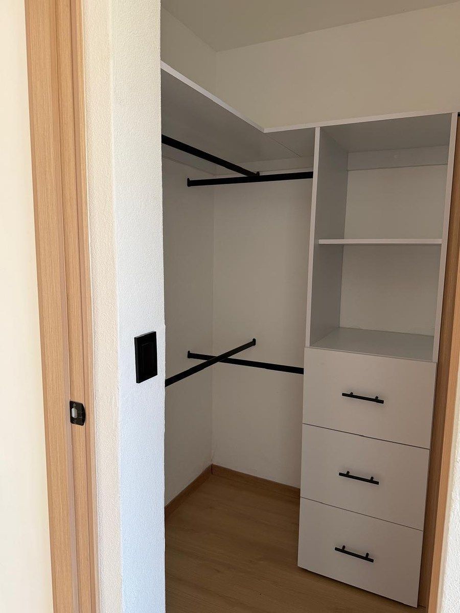 16 de 31: Vestidor recamara principal