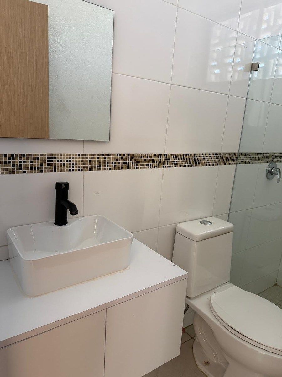 18 de 31: Baño completo recamara principal