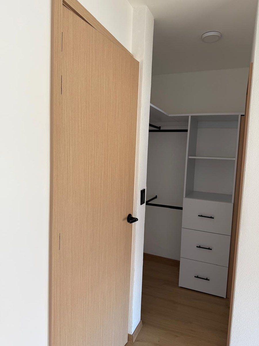 19 de 31: Vestidor recamara principal