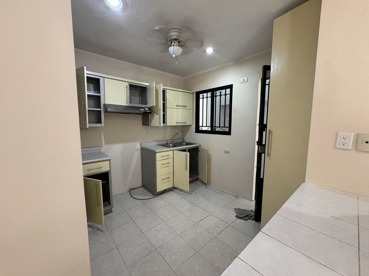 ALUGUEL ITREHO Casa 3 Quartos 2 Andares ENTREGA IMEDIATA Col. México, foto 1 de 15