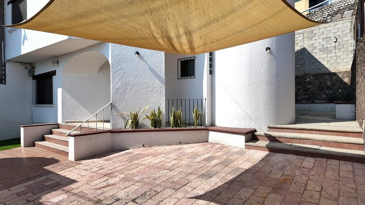 3 de 23: ESTACIONAMIENTO