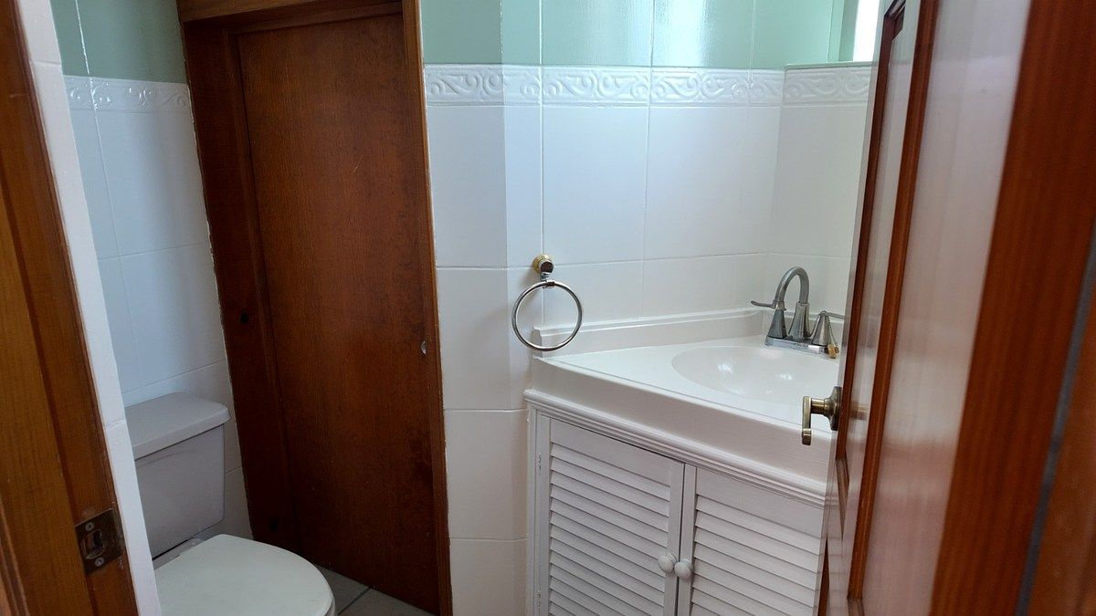 8 de 23: MEDIO BAÑO PB