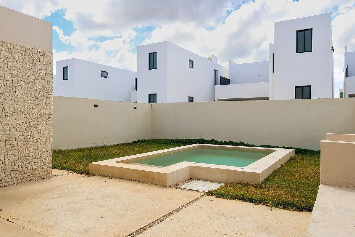 12 de 17: Terraza y Alberca