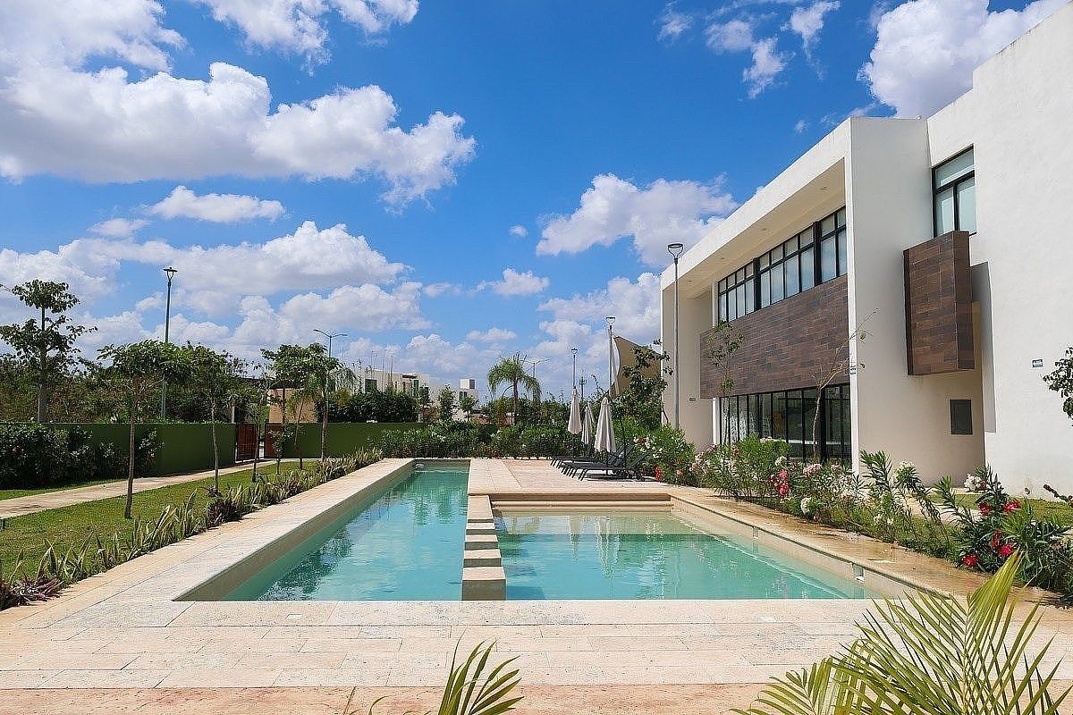 15 de 18: Alberca Casa Club